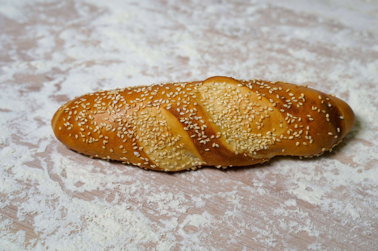 Laugenstangerl Sesam